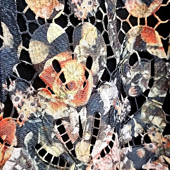 Nwot Boohoo Crochet  Cutout Floral Lace Puff Sleeve Dress - Picture 17 of 17